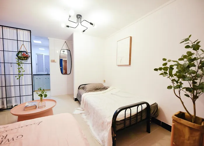 Lin Jiang Apartment